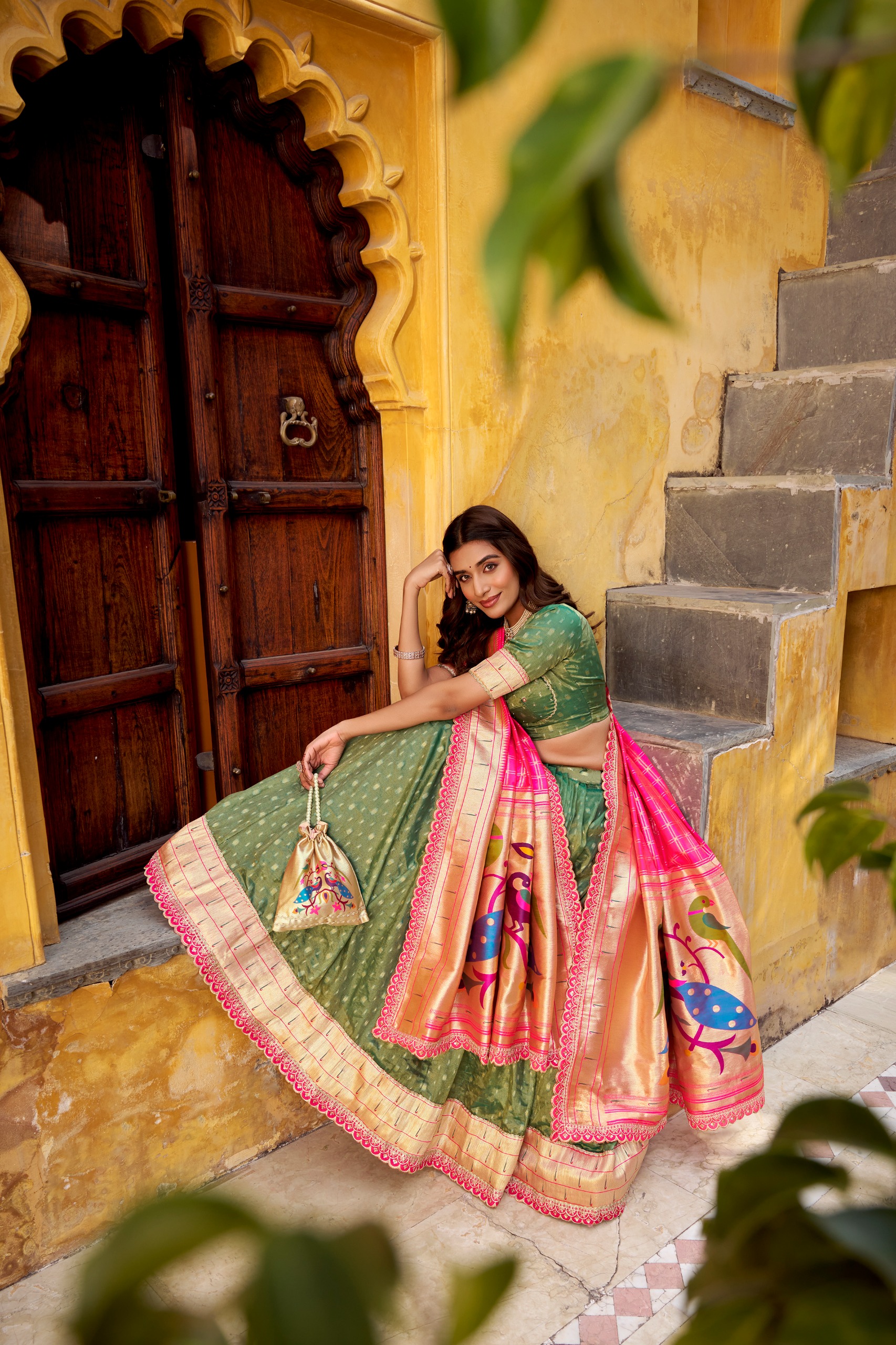 PL003 paitani Lehenga