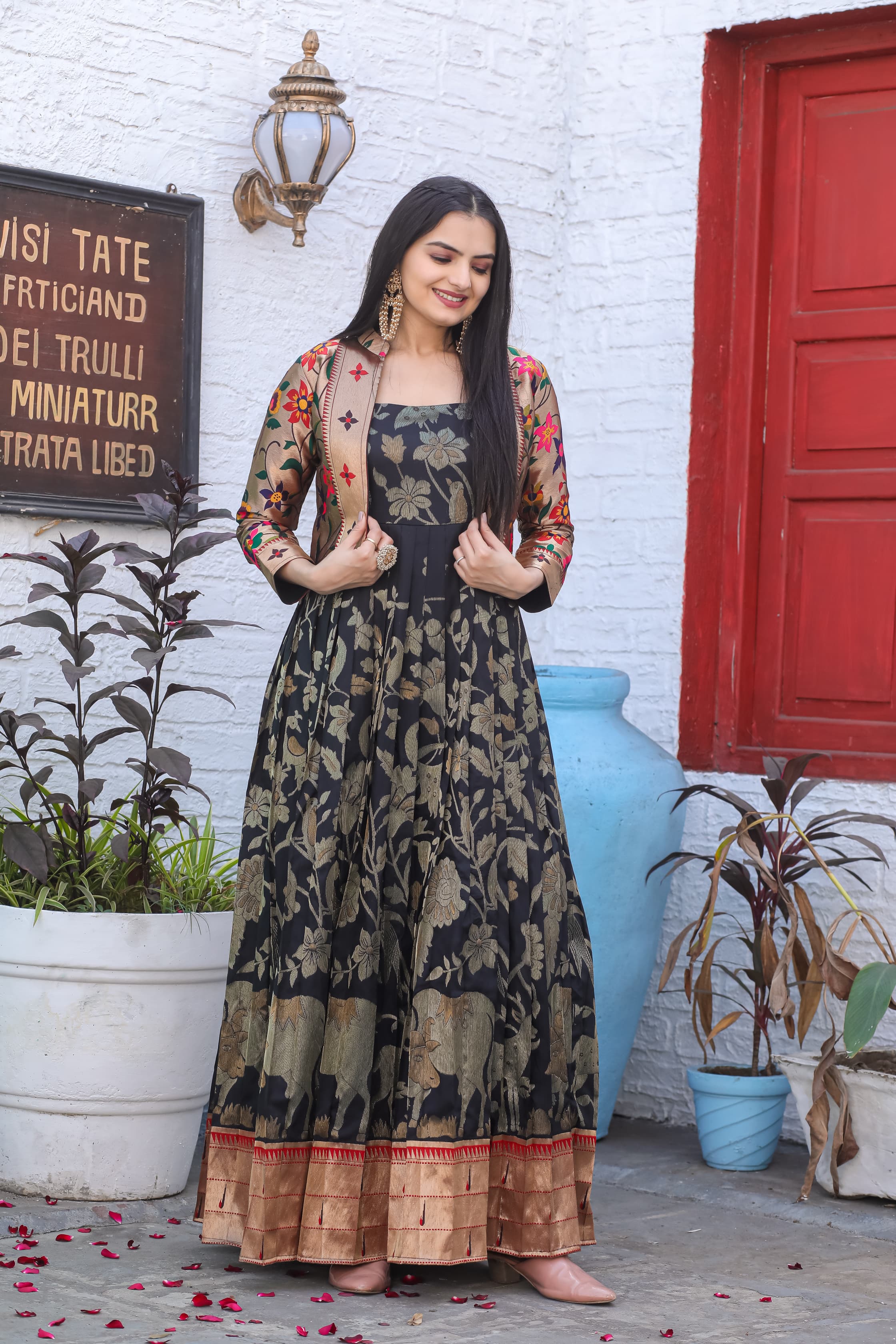 Brocked coti paithani gown(Rich quality)