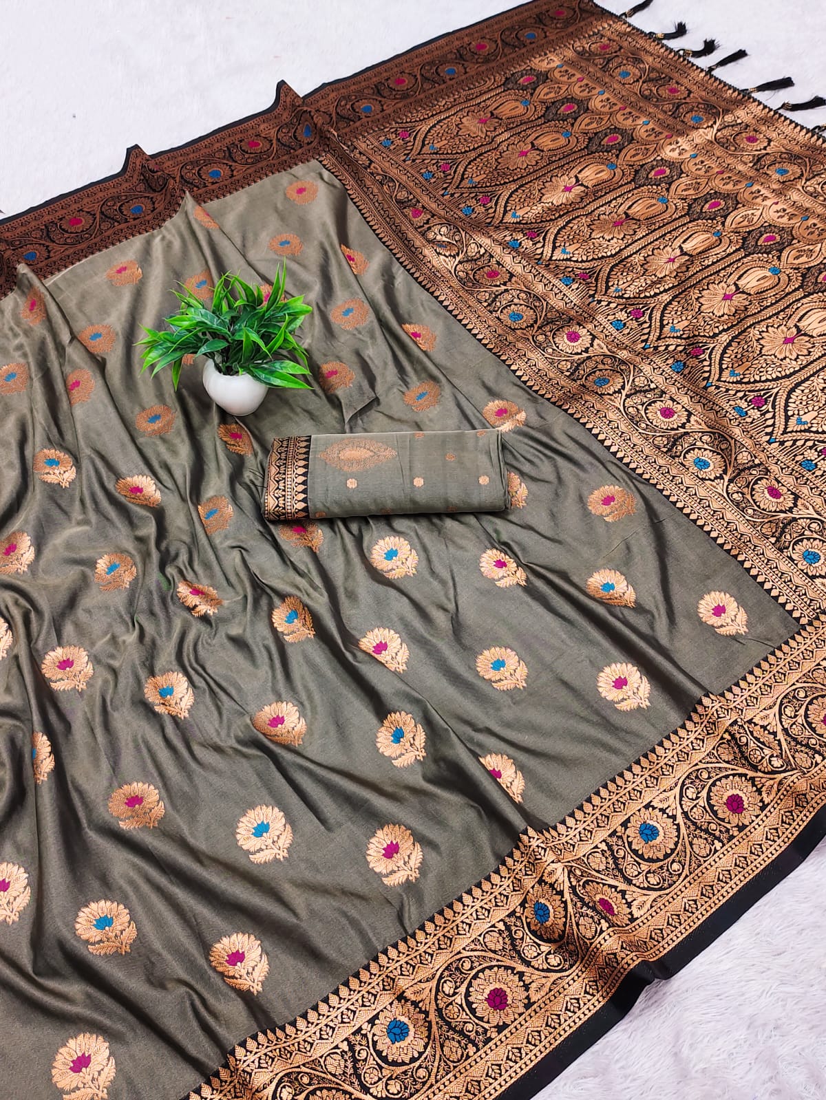SP010 SOFT SILK PAITHANI